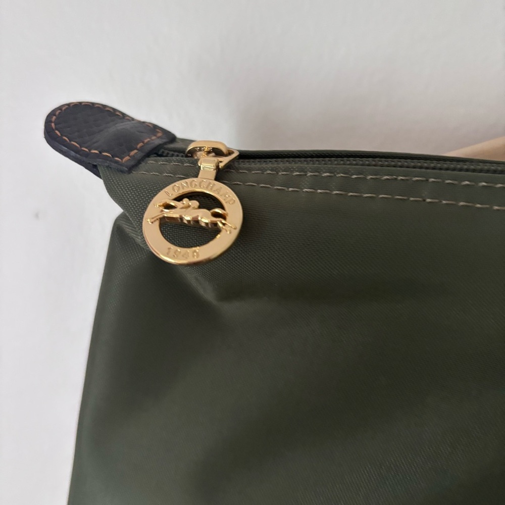 Authentic Longchamp Limited Edition Apache Tote - Picture 4 of 9